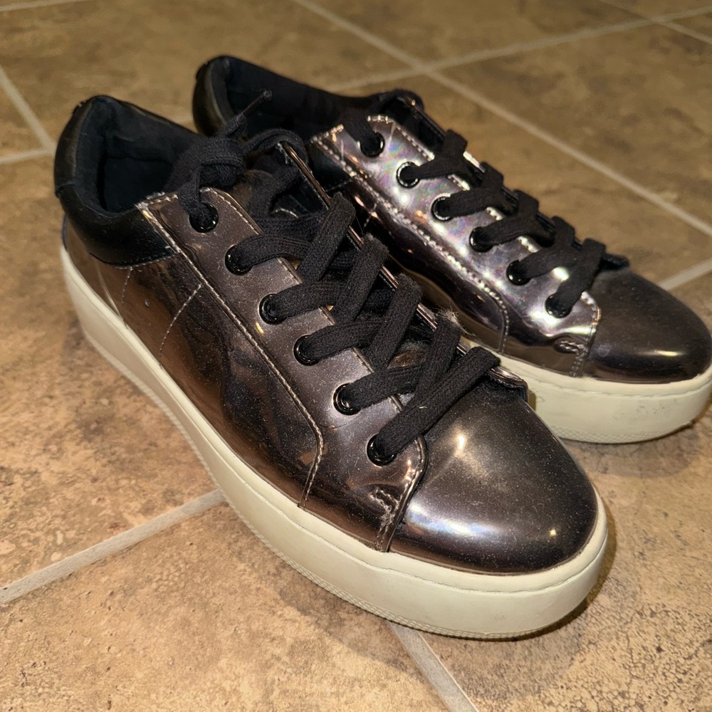 steve madden sneakers :)